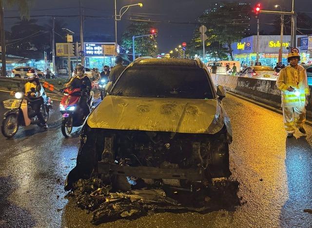 Vụ cháy xe ô tô tại TP.HCM