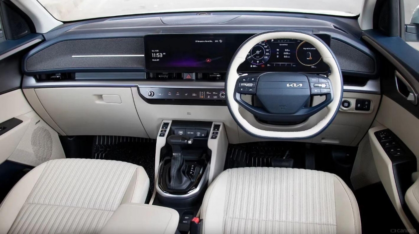 Xe điện Kia Carens Clavis EV