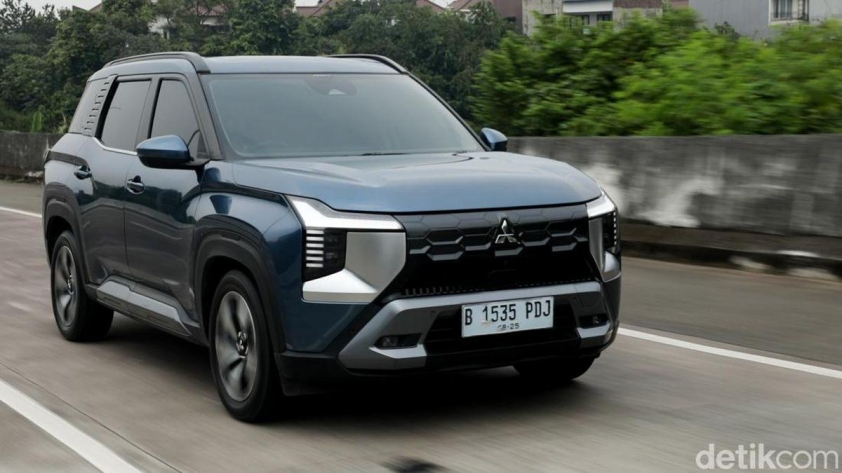 Mitsubishi Destinator trên đường cao tốc