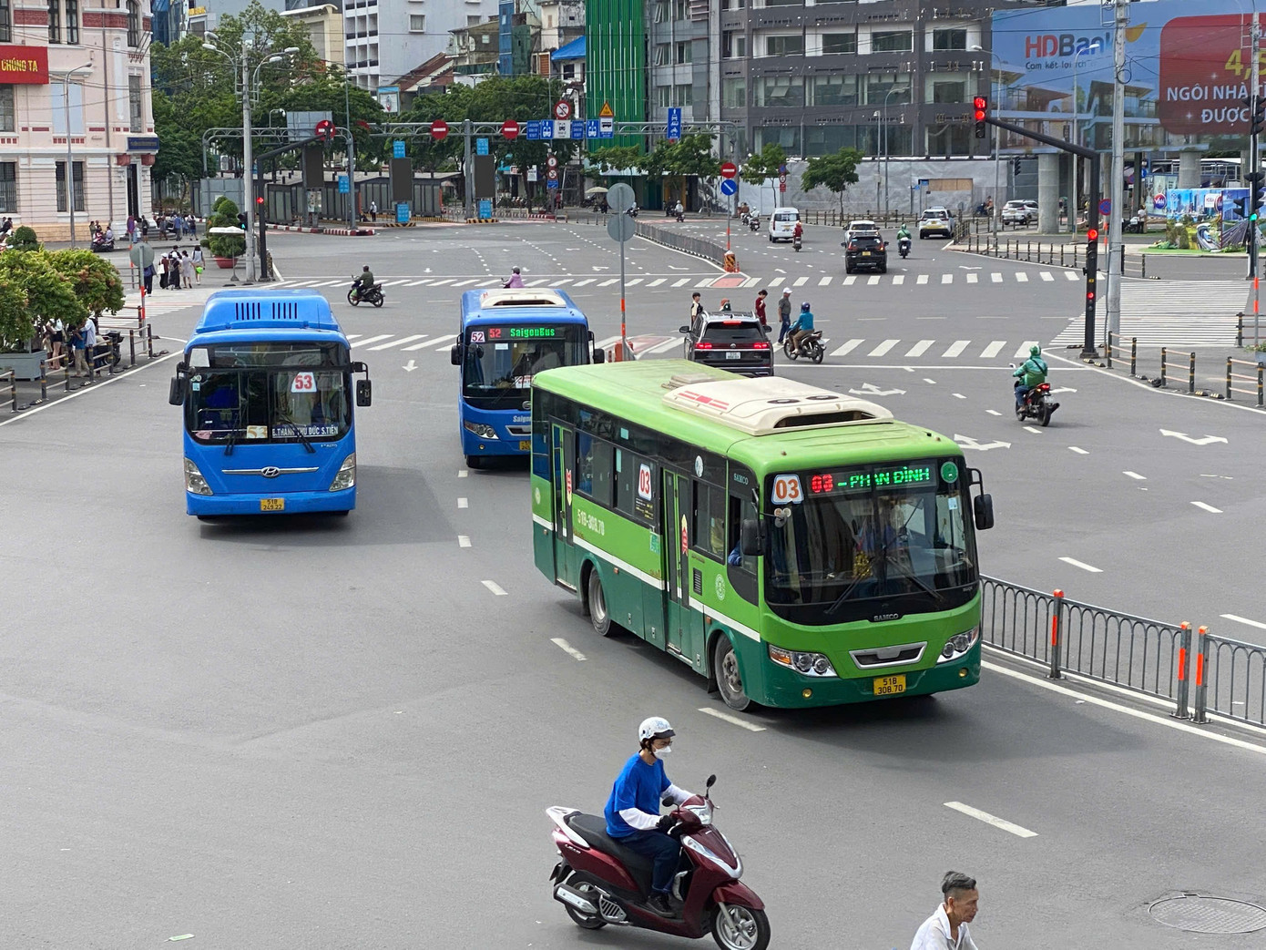 Xe buýt điện TPHCM