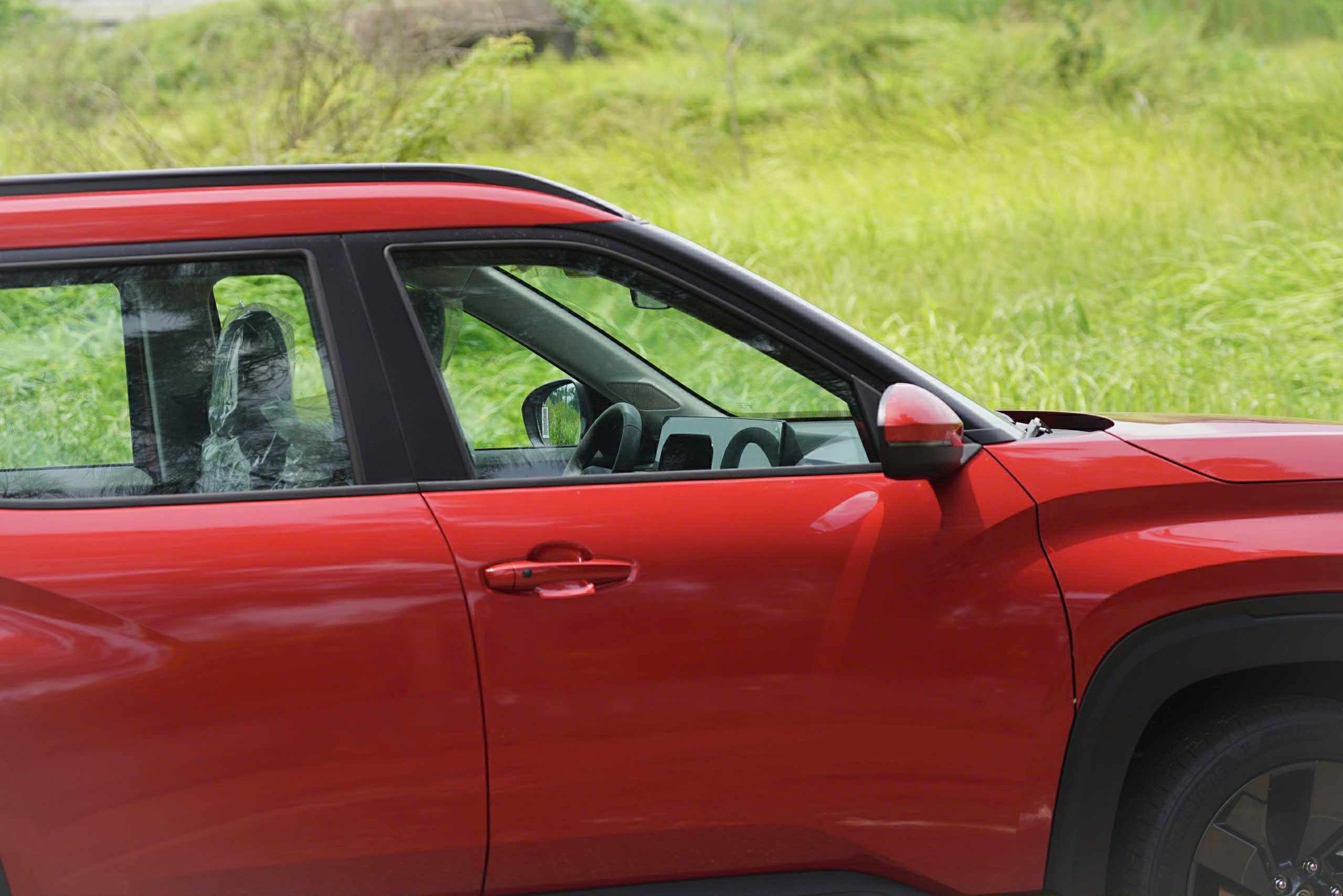 Nội thất vô lăng bên trái của Mitsubishi Destinator