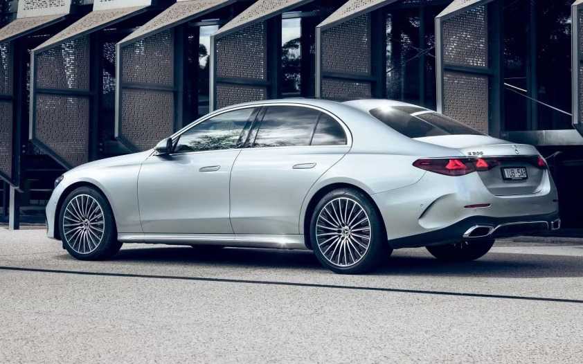 Nội thất hiện đại của Mercedes-Benz E-Class mới