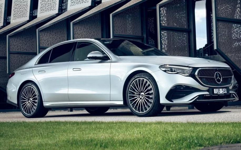 E-Class thế hệ mới với thiết kế mềm mại