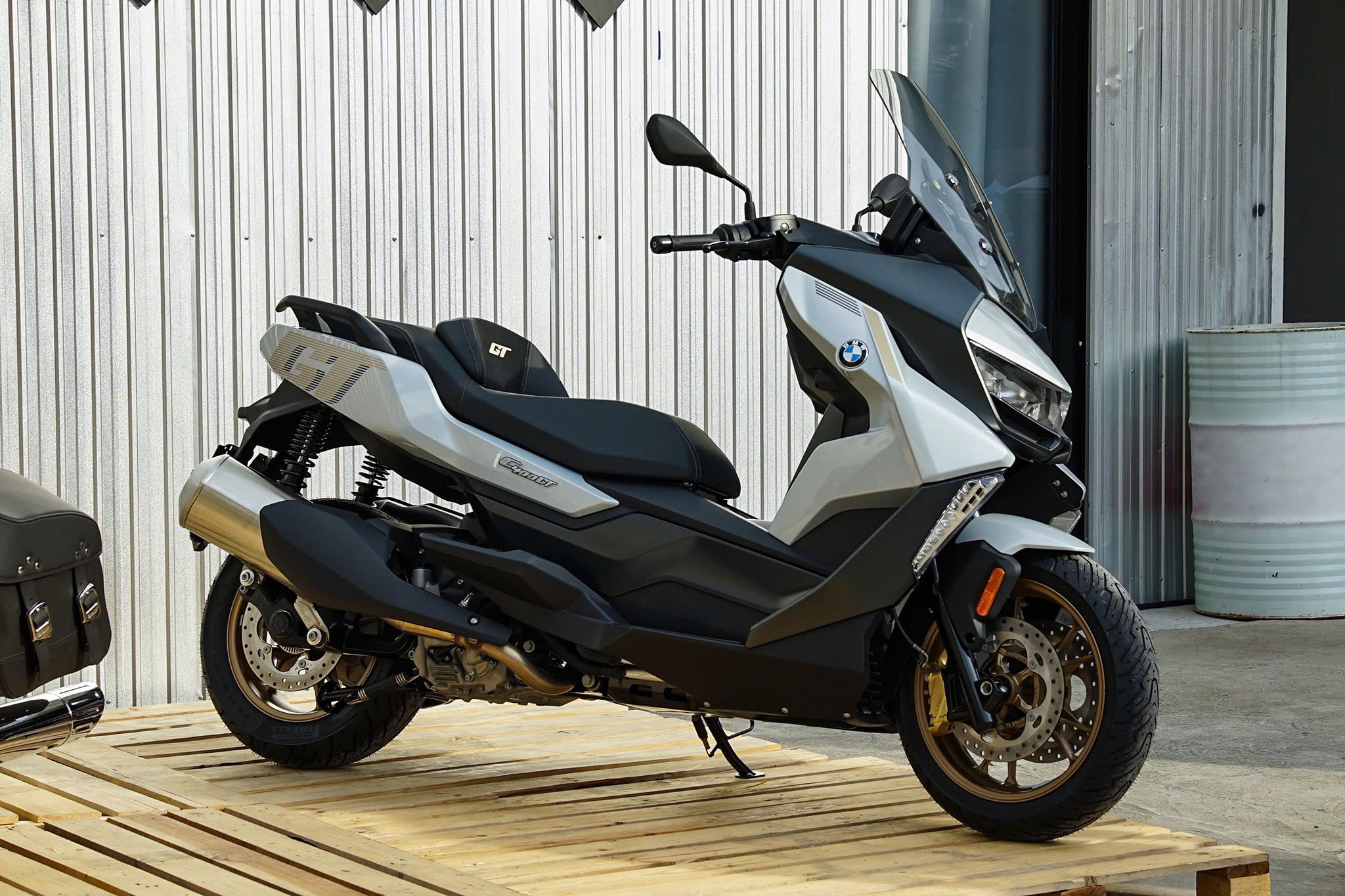 Xe tay ga cao cấp C 400 GT