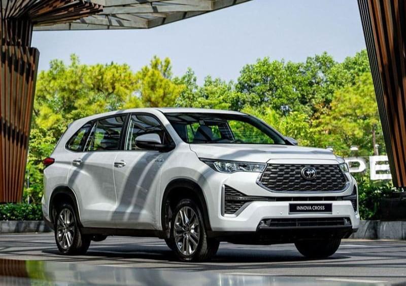 Toyota Innova Cross