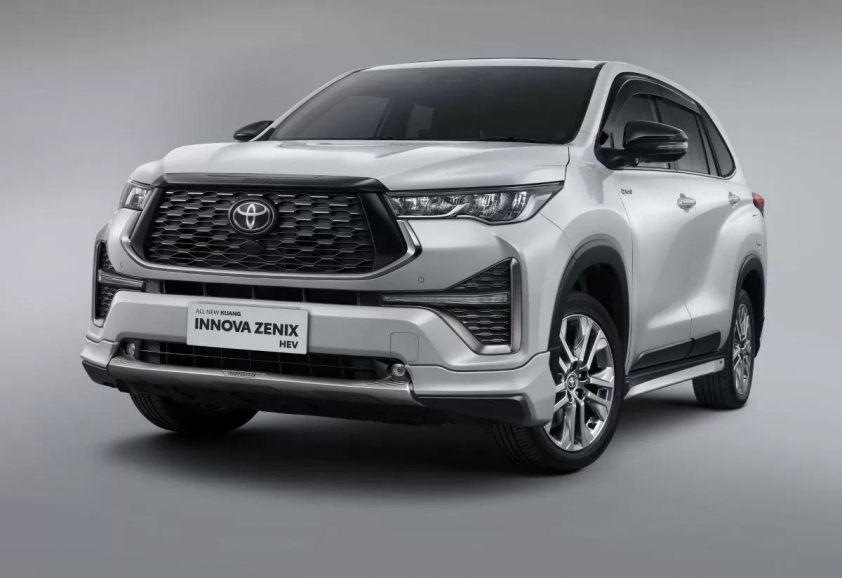Toyota Innova Cross màn hình trung tâm lớn