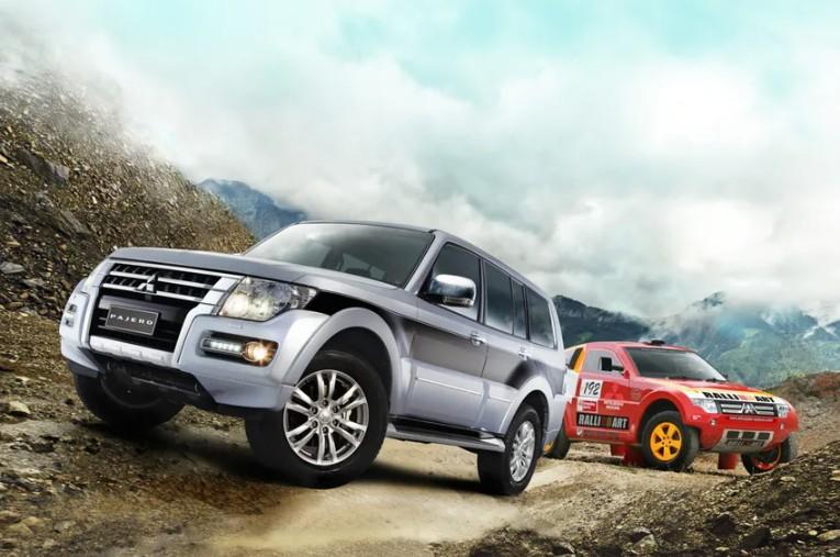 SUV Mitsubishi Pajero thế hệ mới trên đường chạy thử