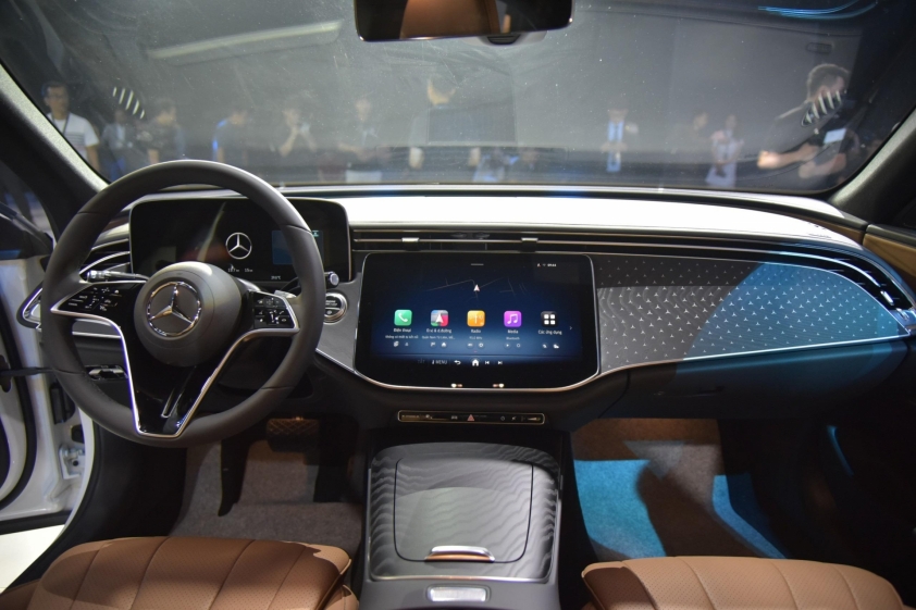 Nội thất phiên bản E 200 Avantgarde