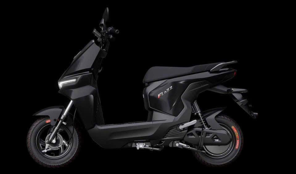 VinFast có 2 xe điện mới, là đối thủ xứng tầm của Honda, Yamaha? Bảng so sánh này cho thấy xe nào tốt hơn- Ảnh 6. VinFast Flazz trang bị pin phụ tăng quãng đường