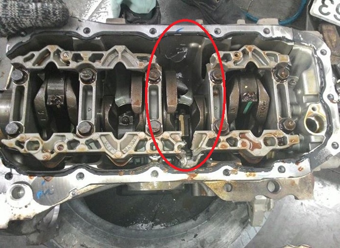 Động cơ biến dạng, hỏng hóc do thủy kích