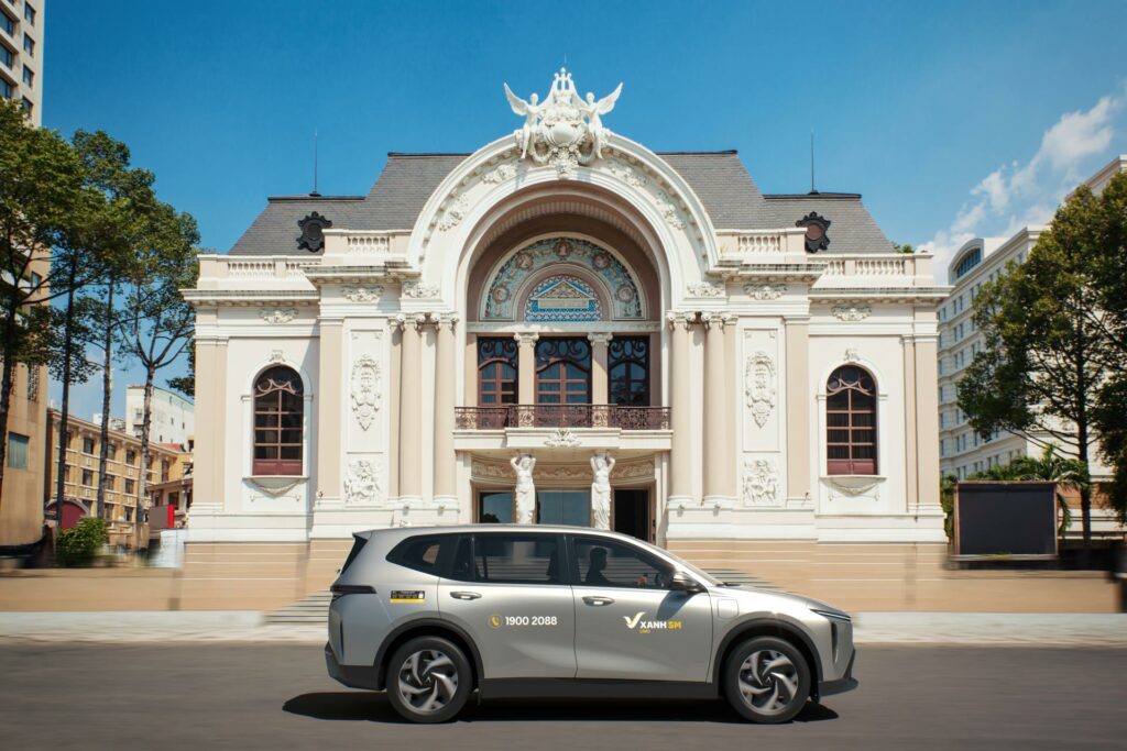 Lãnh đạo công ty phát biểu về taxi điện 7 chỗ
