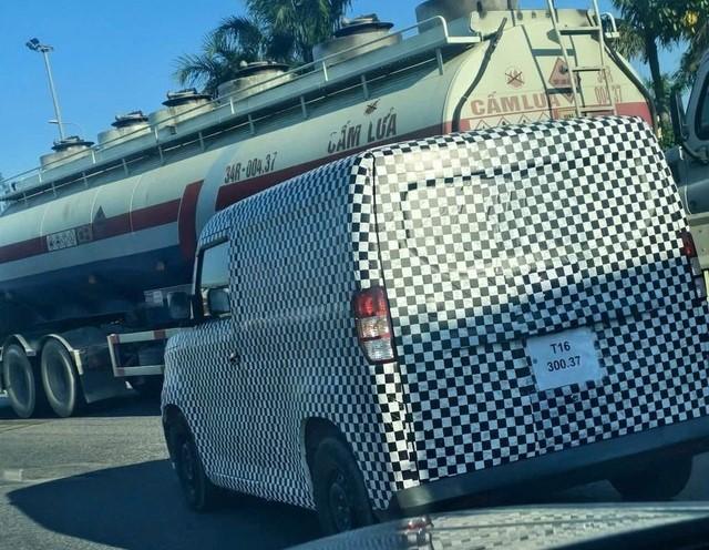 Nội thất hai chỗ ngồi và khoang chứa hàng của EC Van