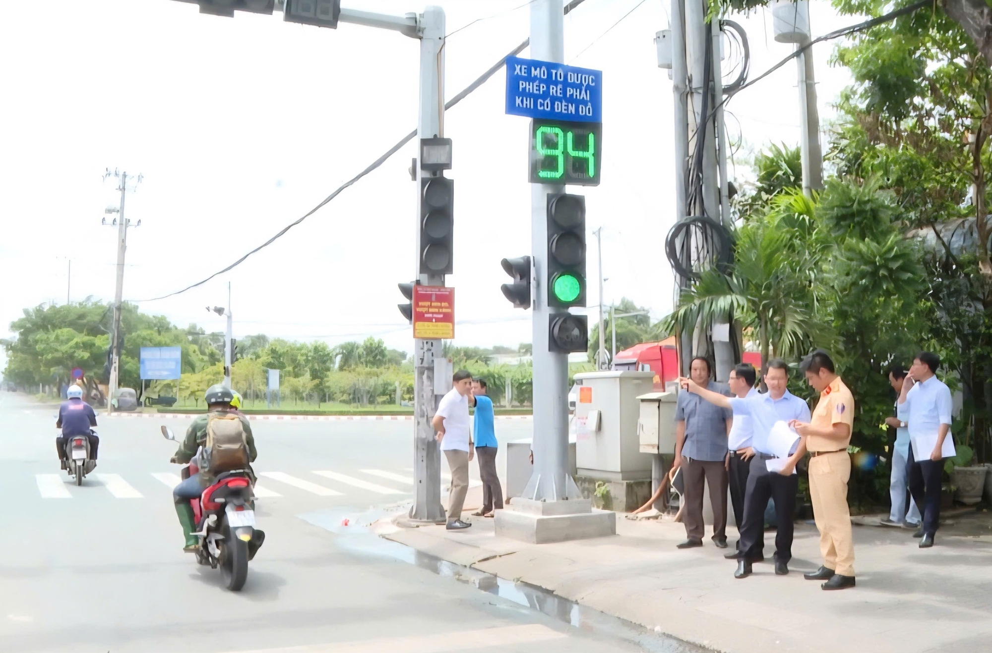 Lực lượng chức năng khảo sát địa điểm lắp đặt camera AI