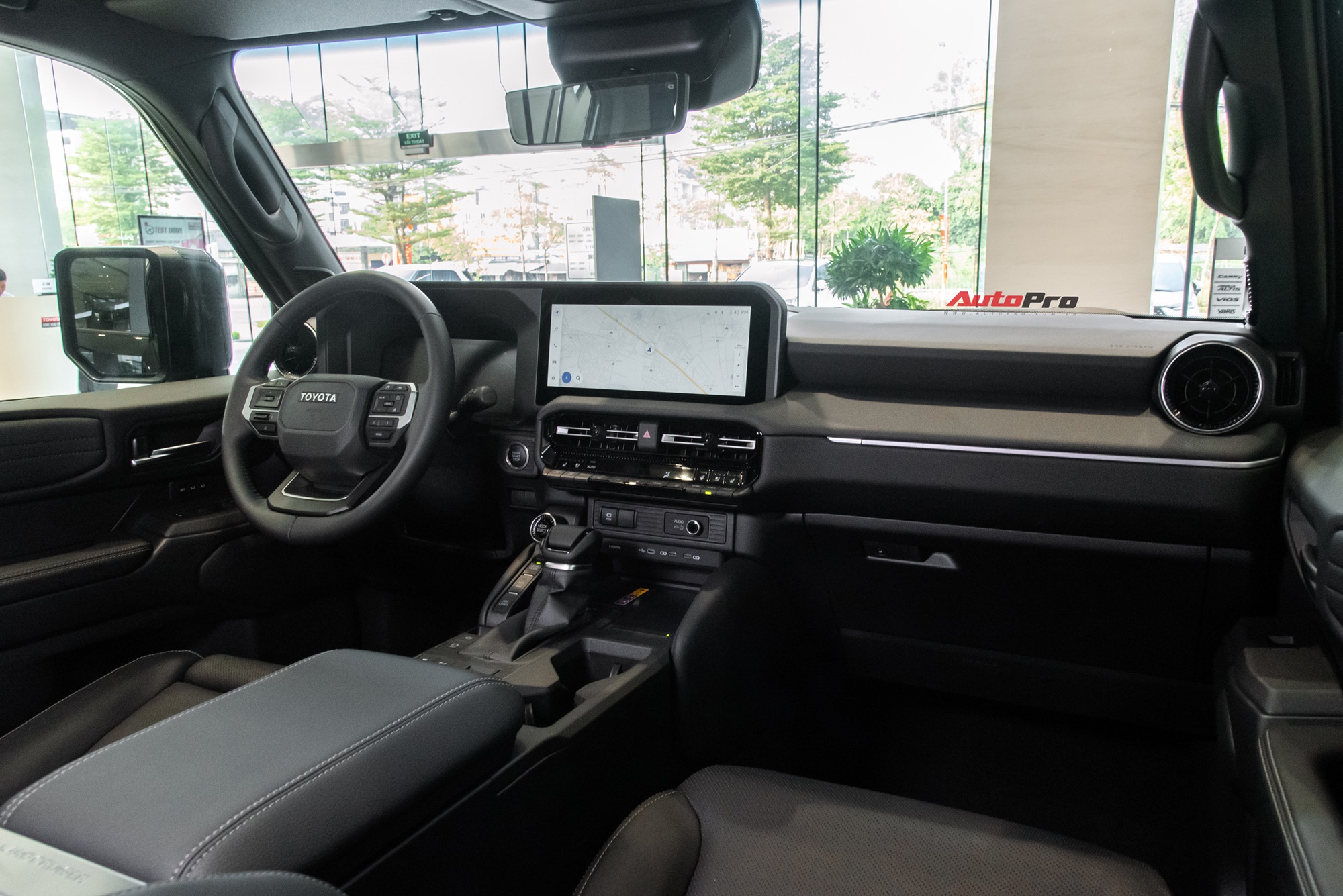 Nội thất hiện đại của Toyota Prado
