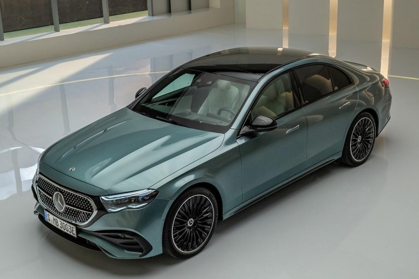 Đèn hậu Mercedes-Benz E-Class 2025