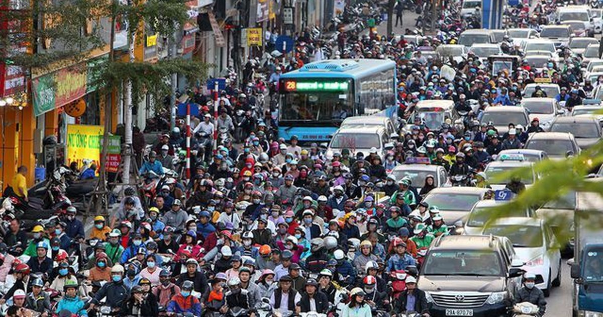 Người dân Hà Nội quan tâm tới hạ tầng sạc xe điện trước thềm cấm xe xăng