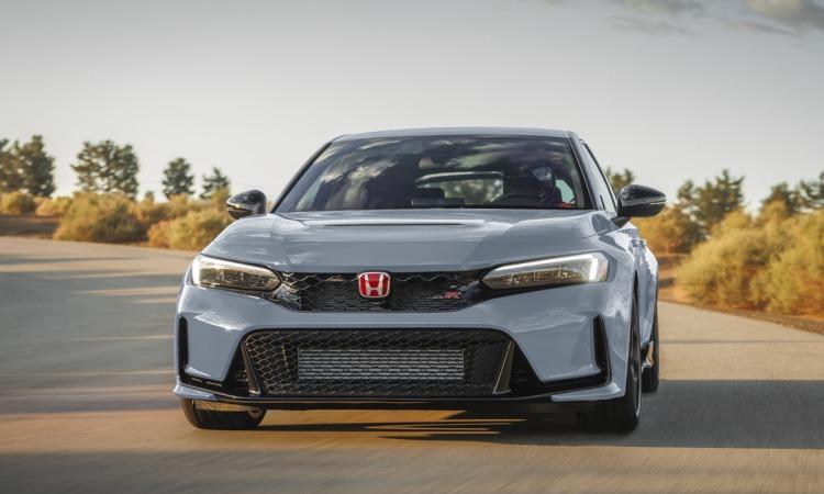 Chi tiết thiết kế mâm xe và cánh gió Honda Civic Type R