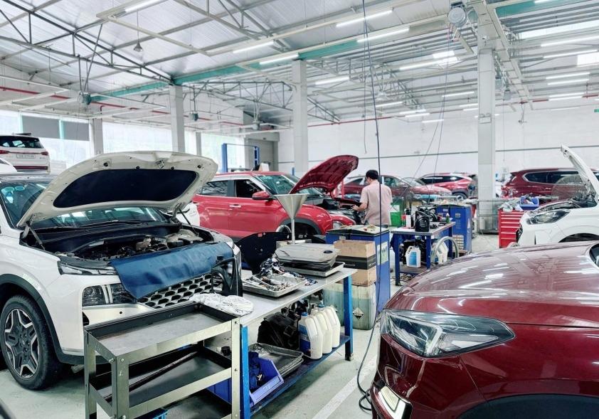 Xe được kiểm tra tình trạng ngập nước kỹ lưỡng