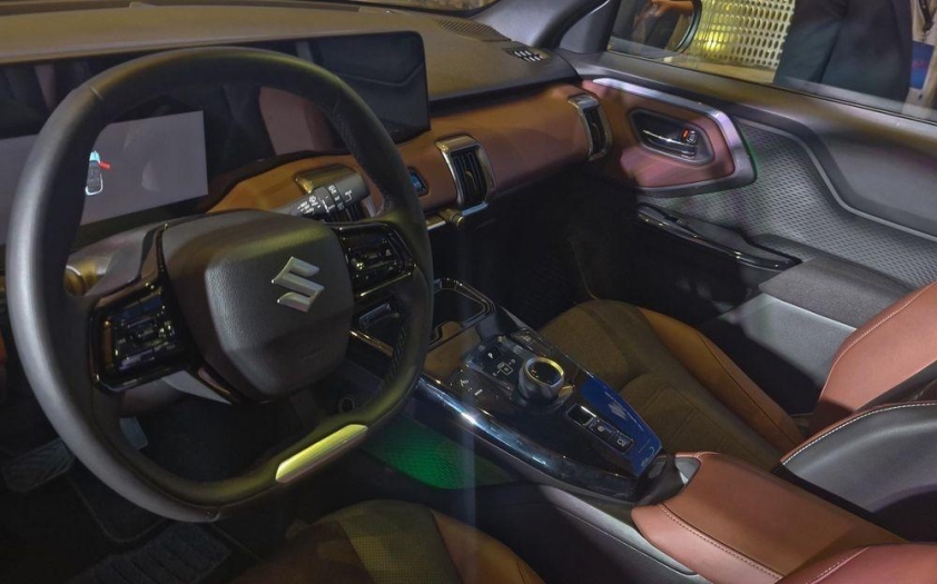 Bảng điều khiển Suzuki eVitara
