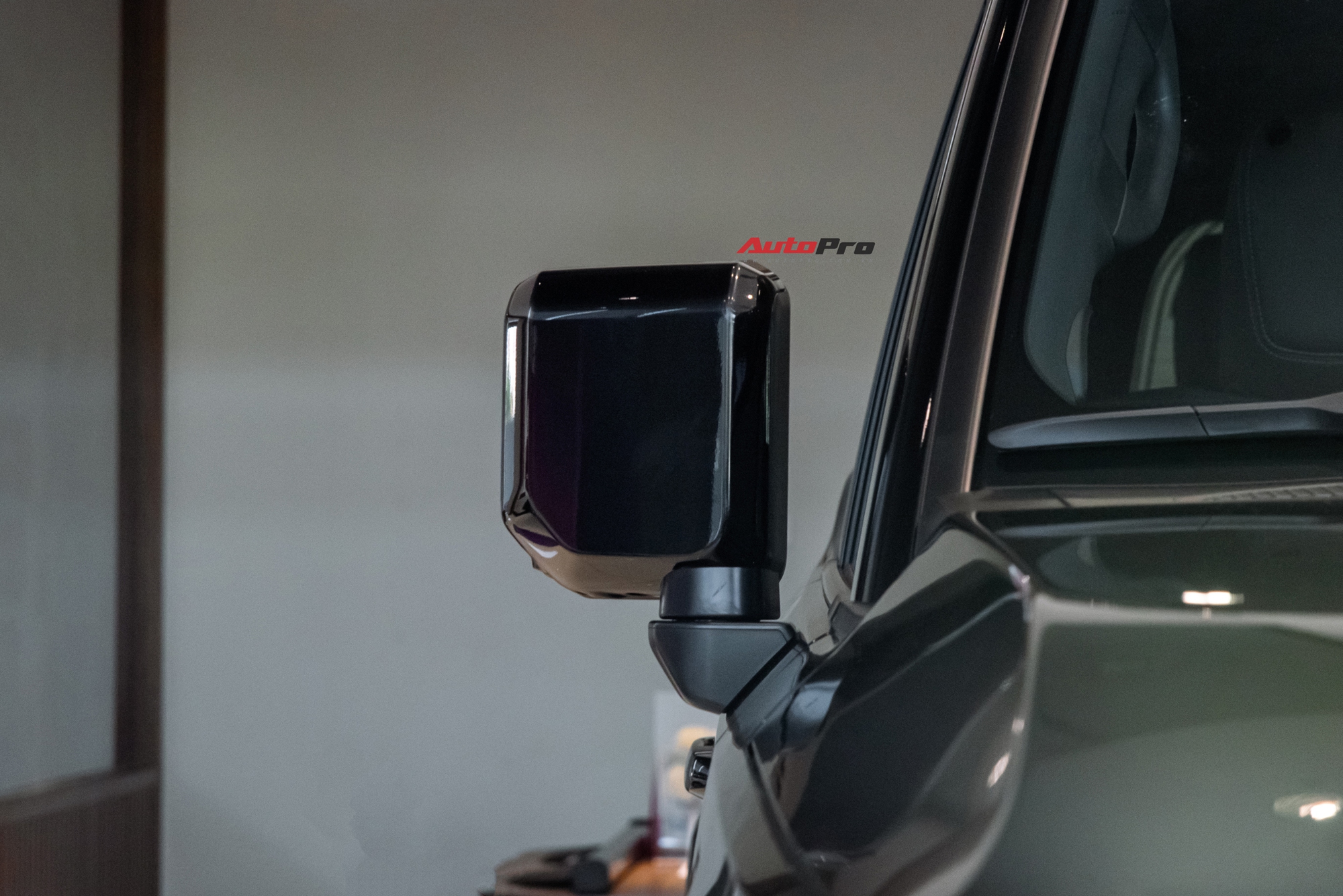 Hình ảnh Toyota Land Cruiser Prado tại đại lý
