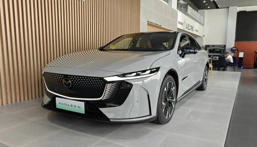 Mazda EZ-6 phiên bản 2026