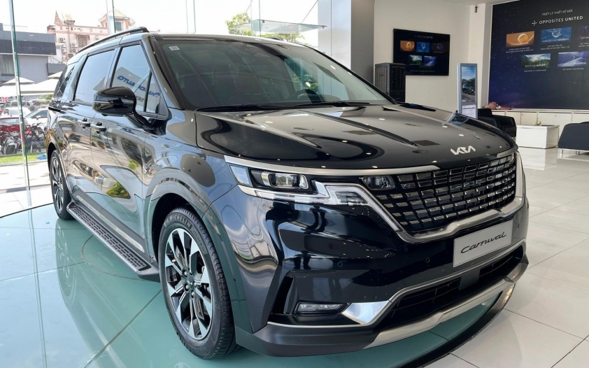 Kia Carnival 3.5G máy xăng Kia Carnival 3.5G đang được ưu đãi lớn