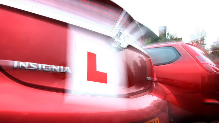 Tốn hơn trăm triệu đồng, thi lý thuyết lái ô tô 128 lần… vẫn trượt- Ảnh 1. Học viên thi lý thuyết ô tô nhiều lần không đỗ