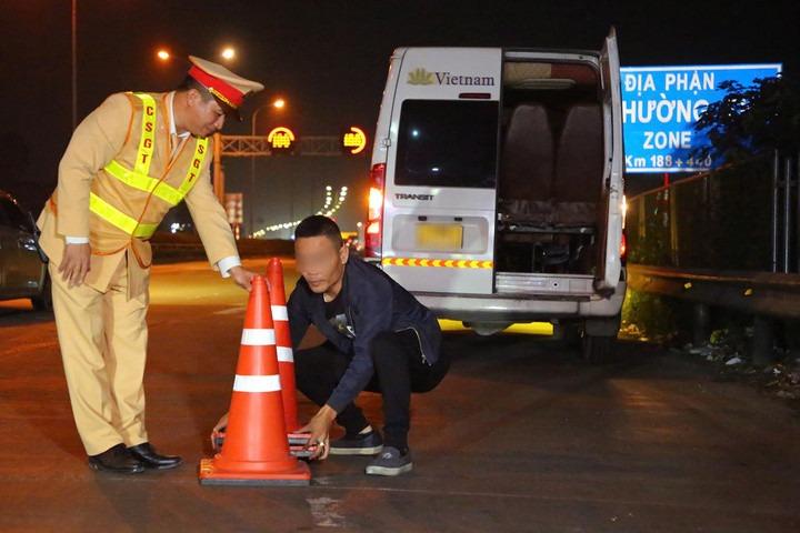 Cảnh báo an toàn trên cao tốc