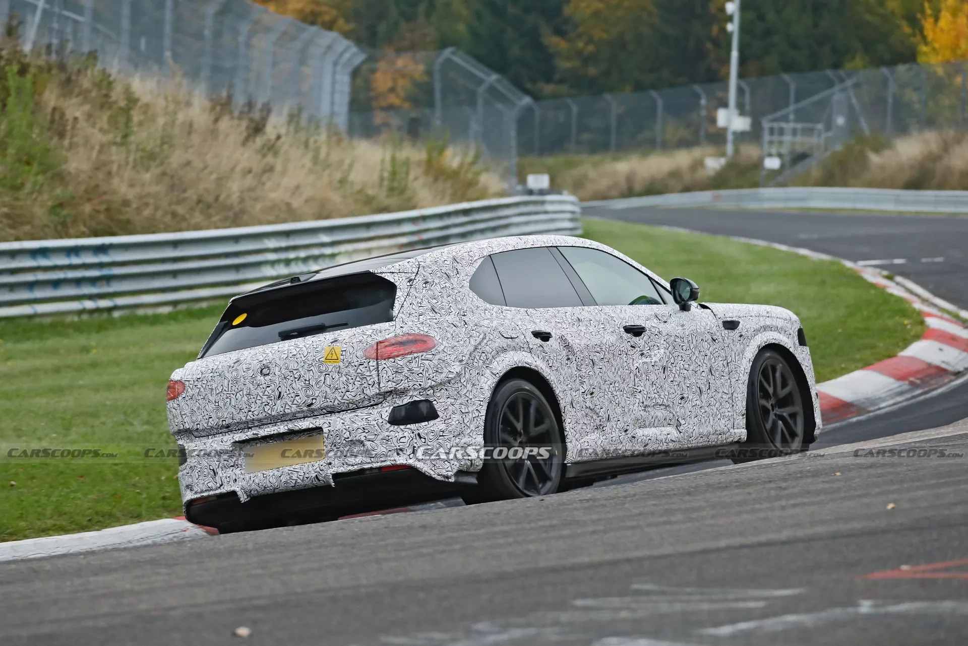 Chạy thử Bentley Urban SUV