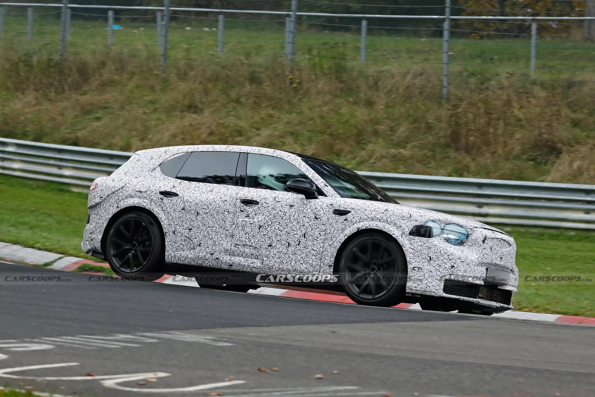 Chạy thử Bentley Urban SUV