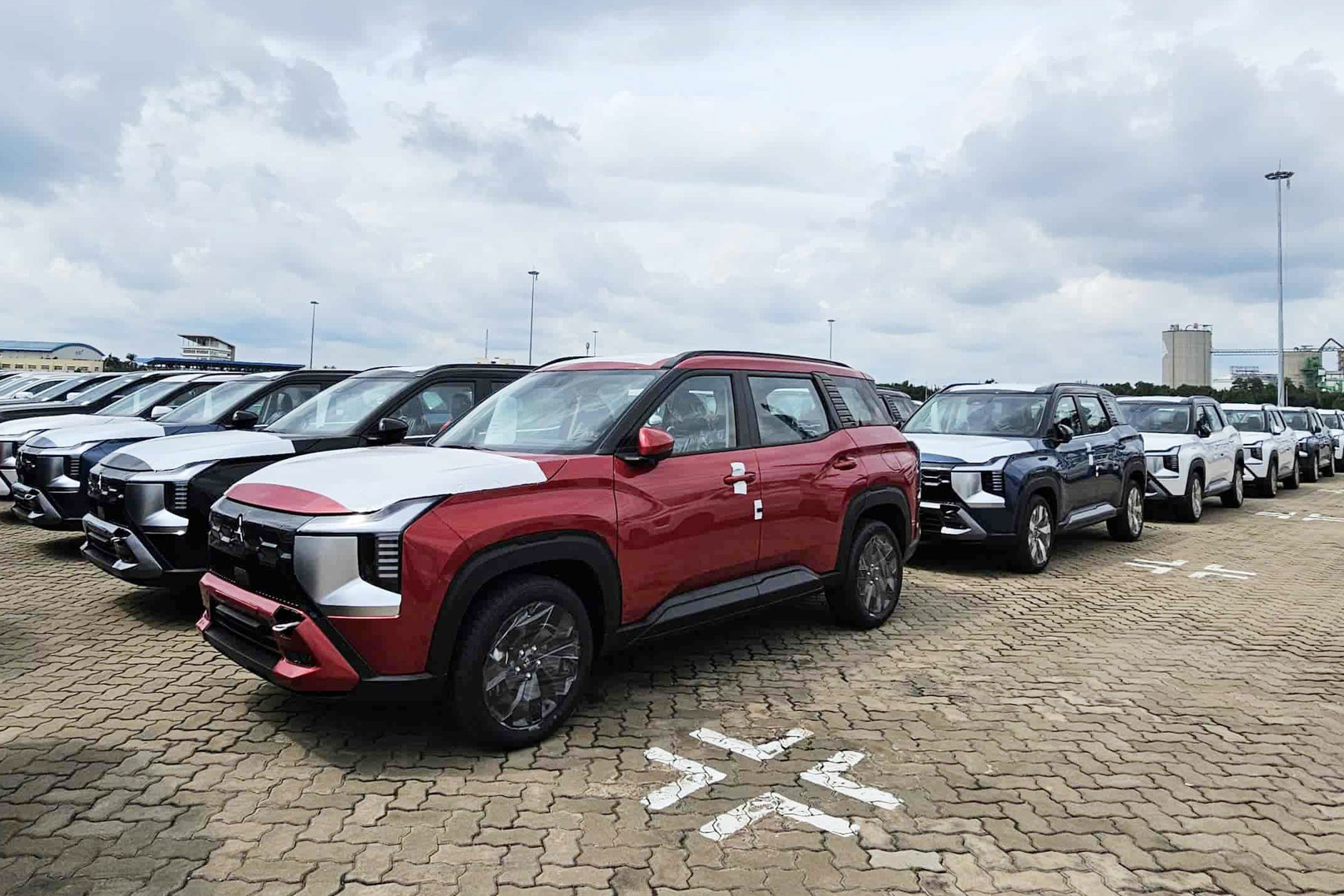 Mitsubishi Destinator