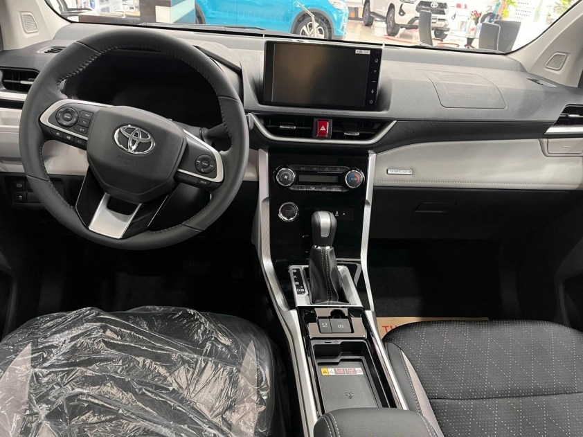 Nội thất Toyota Veloz Cross Khoang lái và bảng điều khiển Toyota Veloz Cross