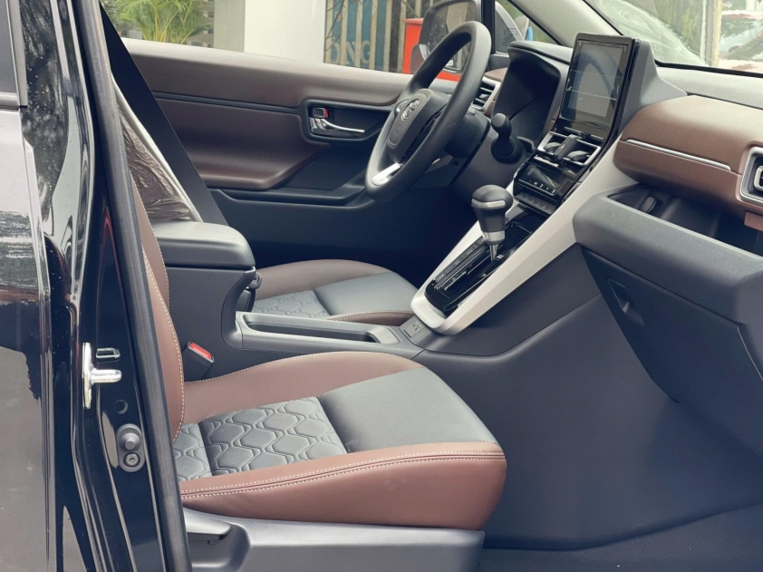 Tính năng an toàn cơ bản trên Innova Cross