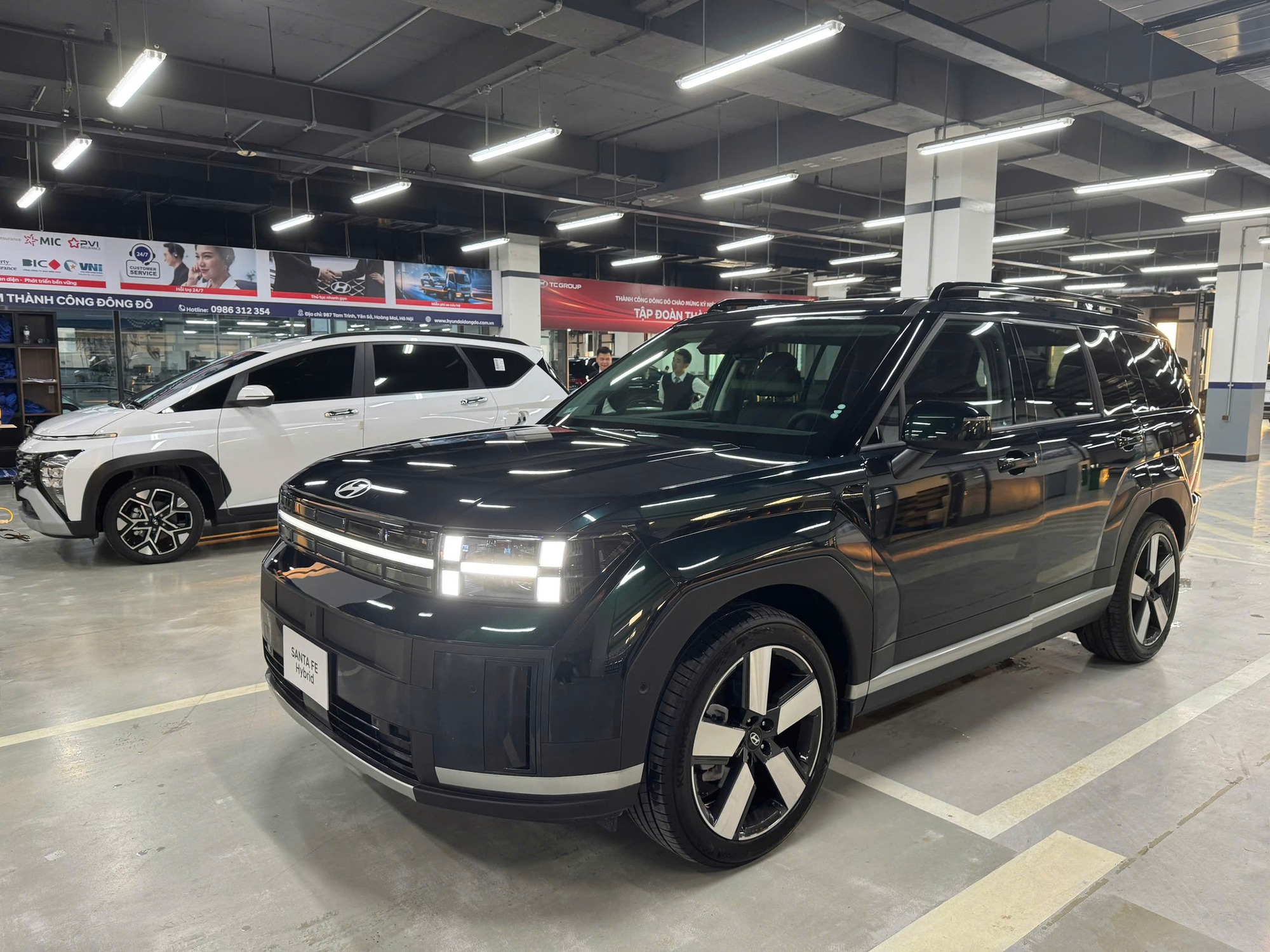 Hyundai Santa Fe hybrid rò rỉ Việt Nam